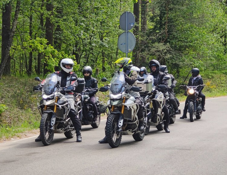 grupa offroad Triumph Meet Up 2023